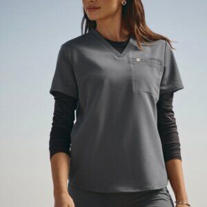 NWT Fabletics One-Pocket Scrub Top L-Onyx